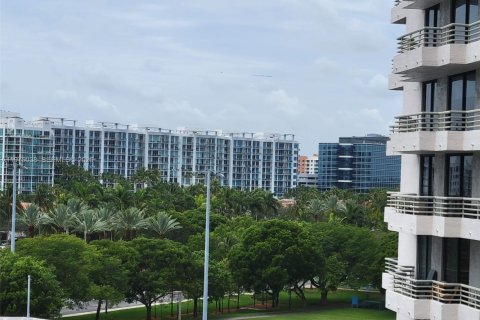 Condominio en alquiler en Aventura, Florida, 2 dormitorios, 105.35 m2 № 2040259 - foto 2