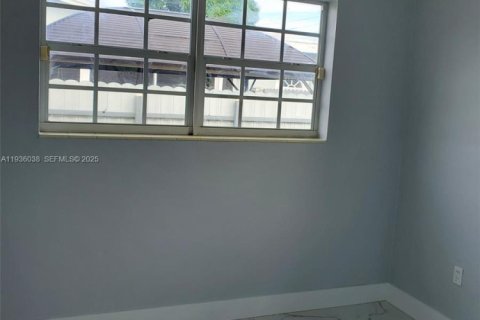 House in Miami Gardens, Florida 2 bedrooms, 114.92 sq.m. № 1994294 - photo 7