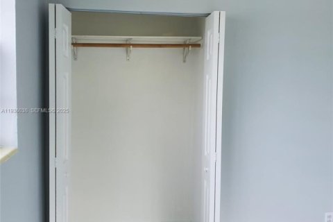 House in Miami Gardens, Florida 2 bedrooms, 114.92 sq.m. № 1994294 - photo 14