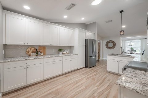 Casa en venta en Wesley Chapel, Florida, 3 dormitorios, 185.62 m2 № 1907493 - foto 4