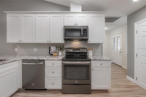 Casa en venta en Wesley Chapel, Florida, 3 dormitorios, 185.62 m2 № 1907493 - foto 8