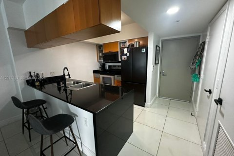 Condominio en alquiler en Miami, Florida, 1 dormitorio, 76.64 m2 № 2086023 - foto 11