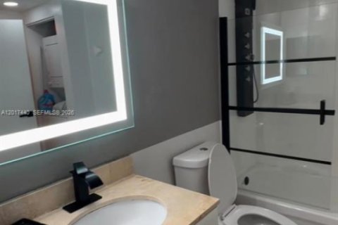 Condominio en alquiler en Miami, Florida, 1 dormitorio, 76.64 m2 № 2086023 - foto 18
