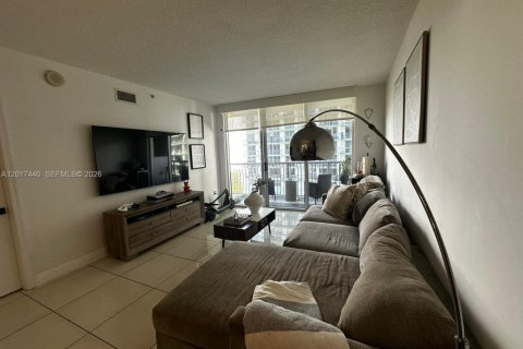 Condominio en alquiler en Miami, Florida, 1 dormitorio, 76.64 m2 № 2086023 - foto 7