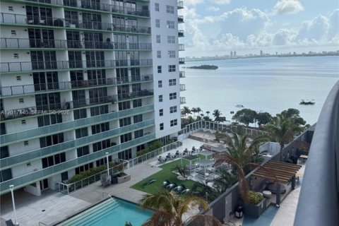 Condominio en alquiler en Miami, Florida, 1 dormitorio, 76.64 m2 № 2086023 - foto 2