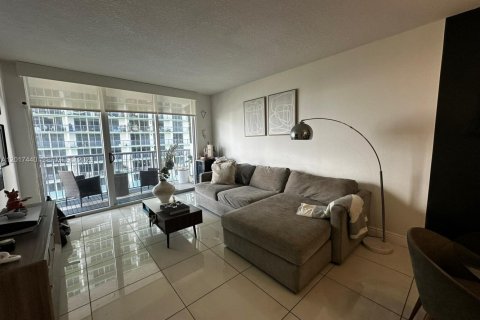 Condominio en alquiler en Miami, Florida, 1 dormitorio, 76.64 m2 № 2086023 - foto 4