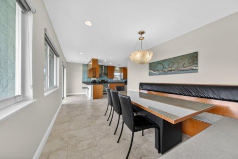 Villa ou maison à vendre à Jensen Beach, Floride: 5 chambres, 457.82 m2 № 2250442 - photo 18