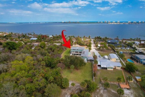 Villa ou maison à vendre à Jensen Beach, Floride: 5 chambres, 457.82 m2 № 2250442 - photo 13