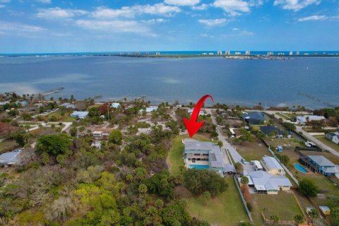 Villa ou maison à vendre à Jensen Beach, Floride: 5 chambres, 457.82 m2 № 2250442 - photo 11