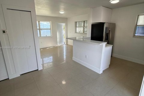 Villa ou maison à louer à Homestead, Floride: 3 chambres, 89.93 m2 № 2050952 - photo 3