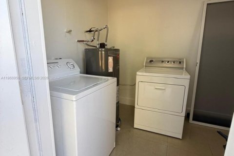 Villa ou maison à louer à Homestead, Floride: 3 chambres, 89.93 m2 № 2050952 - photo 10