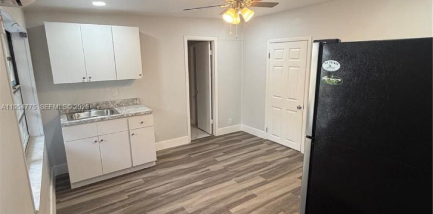 Immobilier commercial à Oakland Park, Floride 1 chambre, 46.45 m2 № 2009271