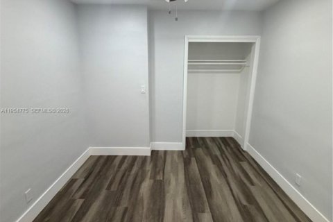 Immobilier commercial à louer à Oakland Park, Floride: 1 chambre, 46.45 m2 № 2009271 - photo 3