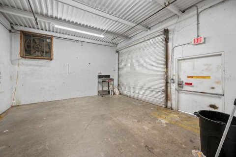 Commercial property in Lakeland, Florida 1226.68 sq.m. № 1770007 - photo 29
