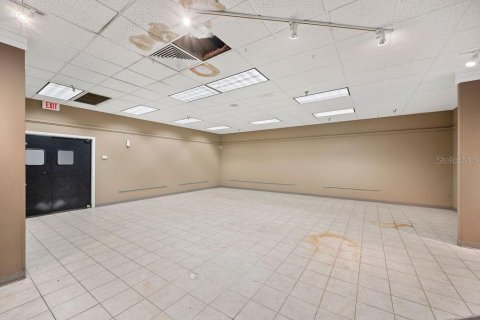 Commercial property in Lakeland, Florida 1226.68 sq.m. № 1770007 - photo 22