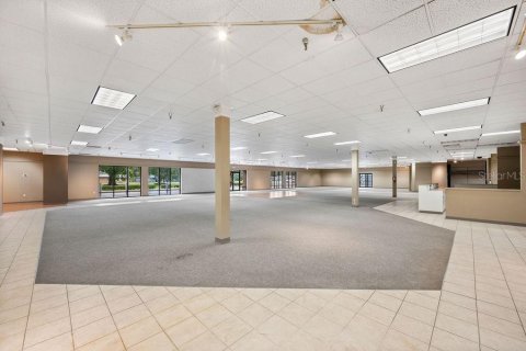 Commercial property in Lakeland, Florida 1226.68 sq.m. № 1770007 - photo 13