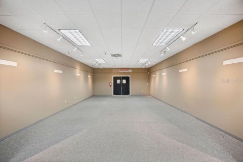 Commercial property in Lakeland, Florida 1226.68 sq.m. № 1770007 - photo 7