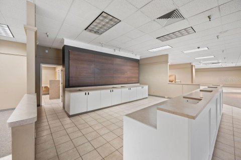 Commercial property in Lakeland, Florida 1226.68 sq.m. № 1770007 - photo 10