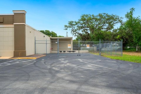 Commercial property in Lakeland, Florida 1226.68 sq.m. № 1770007 - photo 4