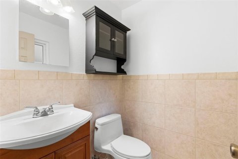 House in Orange City, Florida 4 bedrooms, 134.89 sq.m. № 1869332 - photo 9