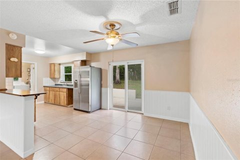 House in Orange City, Florida 4 bedrooms, 134.89 sq.m. № 1869332 - photo 3