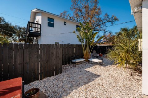 House in Saint Petersburg, Florida 4 bedrooms, 194.44 sq.m. № 2210654 - photo 17
