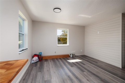 House in Saint Petersburg, Florida 4 bedrooms, 194.44 sq.m. № 2210654 - photo 20