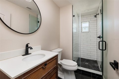 House in Saint Petersburg, Florida 4 bedrooms, 194.44 sq.m. № 2210654 - photo 21