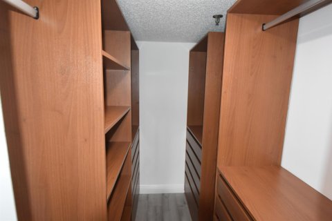 Condo in Lake Worth, Florida, 1 bedroom № 2243818 - photo 8
