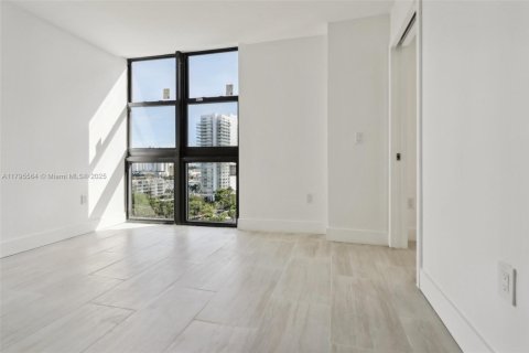 Condo in Miami Beach, Florida, 3 bedrooms  № 1709271 - photo 29