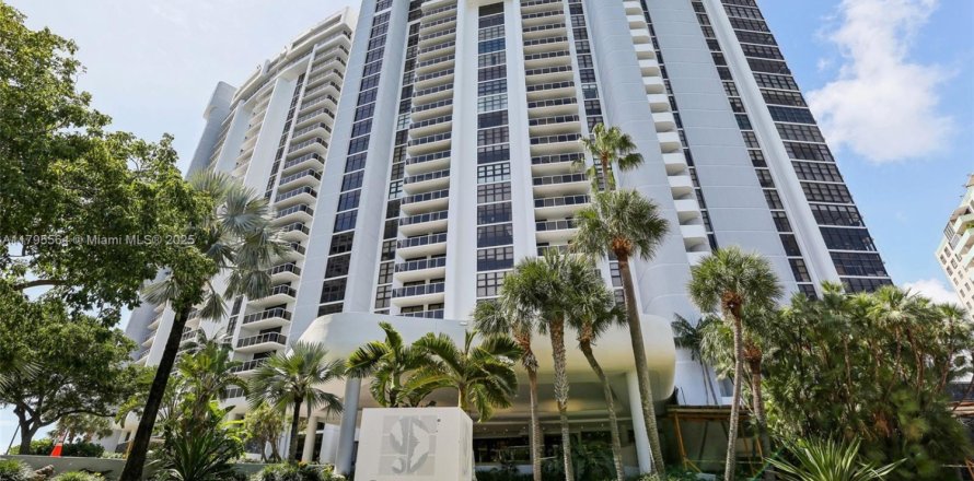 Condo in Miami Beach, Florida, 3 bedrooms  № 1709271