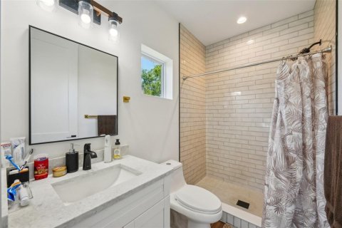 House in Tampa, Florida 4 bedrooms, 229.65 sq.m. № 2117948 - photo 27