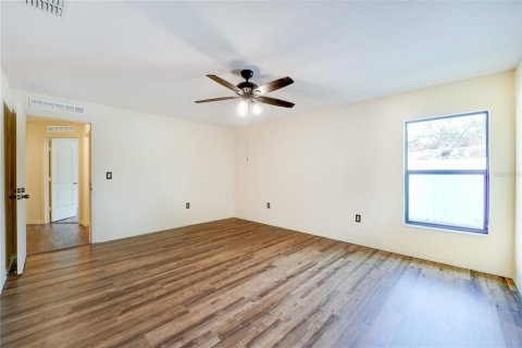 Villa ou maison à vendre à Kissimmee, Floride: 5 chambres, 181.53 m2 № 2360375 - photo 13