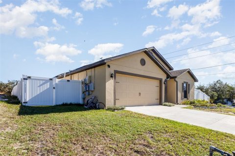 Villa ou maison à vendre à Kissimmee, Floride: 5 chambres, 181.53 m2 № 2360375 - photo 2