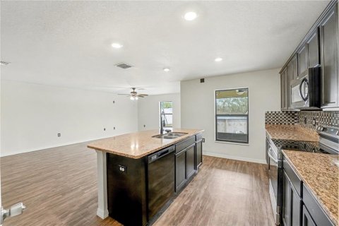 Villa ou maison à vendre à Kissimmee, Floride: 5 chambres, 181.53 m2 № 2360375 - photo 9