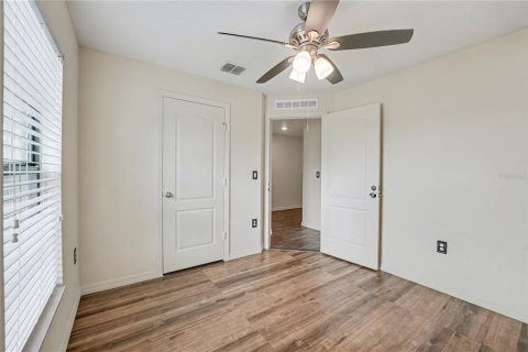 Villa ou maison à vendre à Kissimmee, Floride: 5 chambres, 181.53 m2 № 2360375 - photo 18