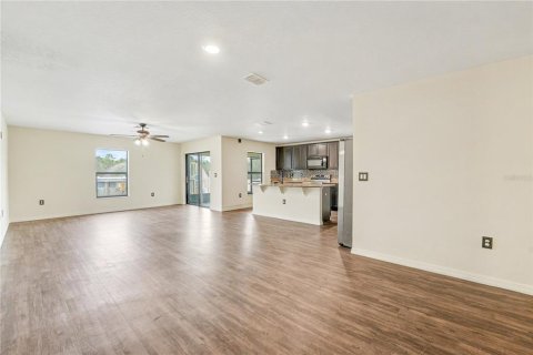 Villa ou maison à vendre à Kissimmee, Floride: 5 chambres, 181.53 m2 № 2360375 - photo 4