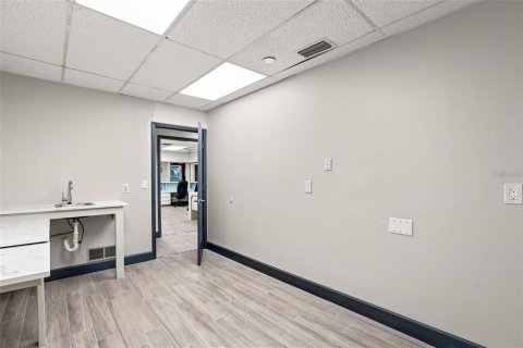 Immobilier commercial à louer à Eustis, Floride: 421.22 m2 № 2425744 - photo 19