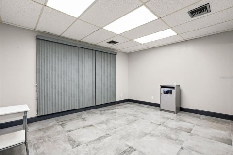 Immobilier commercial à louer à Eustis, Floride: 421.22 m2 № 2425744 - photo 23