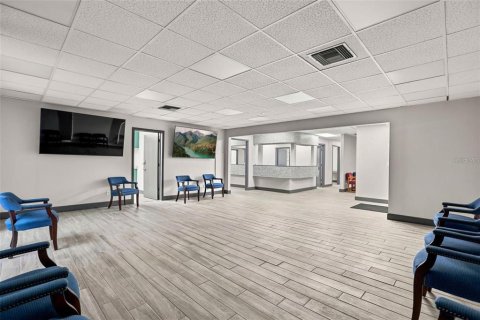 Immobilier commercial à louer à Eustis, Floride: 421.22 m2 № 2425744 - photo 3