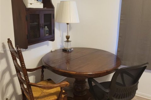Condo in Dania Beach, Florida, 2 bedrooms  № 1925928 - photo 5