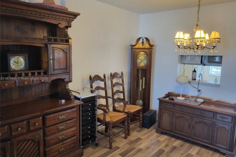 Condo in Dania Beach, Florida, 2 bedrooms  № 1925928 - photo 4