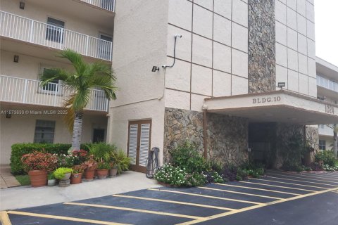 Condo in Dania Beach, Florida, 2 bedrooms  № 1925928 - photo 2