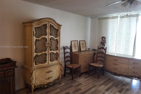 Condo in Dania Beach, Florida, 2 bedrooms  № 1925928 - photo 3