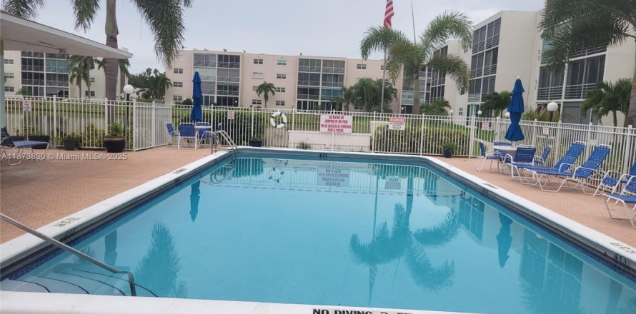 Condo in Dania Beach, Florida, 2 bedrooms № 1925928
