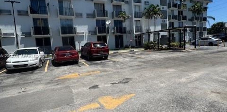 Studio à Condo à Miami, Floride № 2350632
