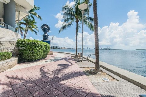 Condominio en venta en Miami, Florida, 2 dormitorios, 108.6 m2 № 1660046 - foto 4