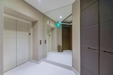Condo in Sunny Isles Beach, Florida, 4 bedrooms  № 2073798 - photo 27