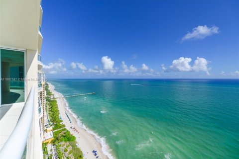 Condo in Sunny Isles Beach, Florida, 4 bedrooms  № 2073798 - photo 30