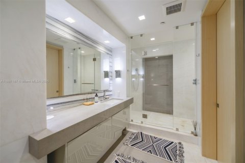 Condo in Sunny Isles Beach, Florida, 4 bedrooms  № 2073798 - photo 12